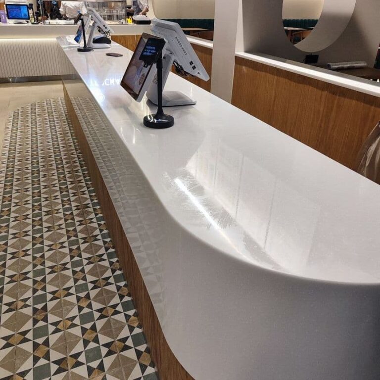 Стойки ресепеш